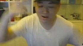 老哥半夜吃瓜视频