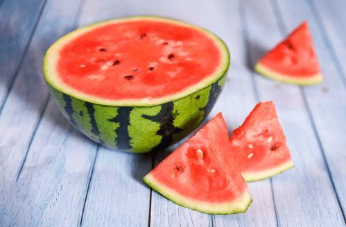 有趣的吃瓜技巧,解锁夏日清凉新姿势!